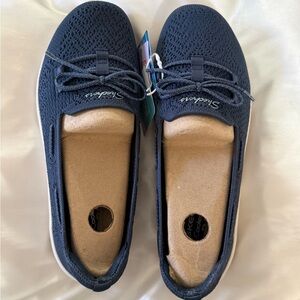 Skechers Navy and Cream Knit Slip-On Sneakers NWT